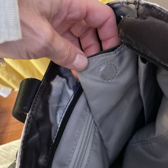 TUMI 3pc SET Voyageur laptop bag, hanging toiletry bag, and weekend tote &case - Picture 8 of 11